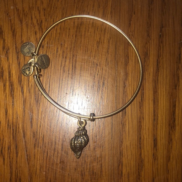 Gold shell Alex and Ani bracelet - Picture 2 of 2